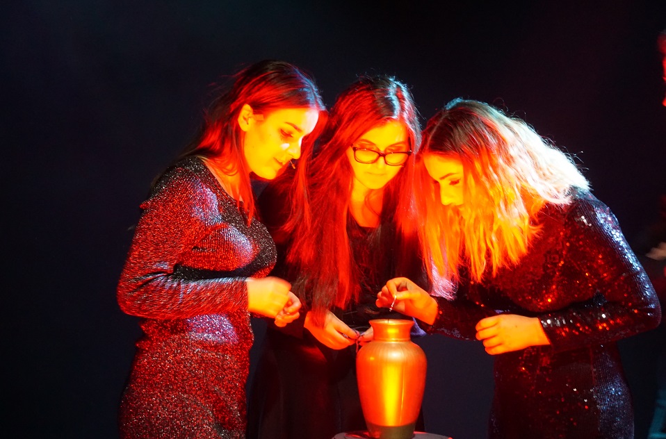 witchesofeastwick01