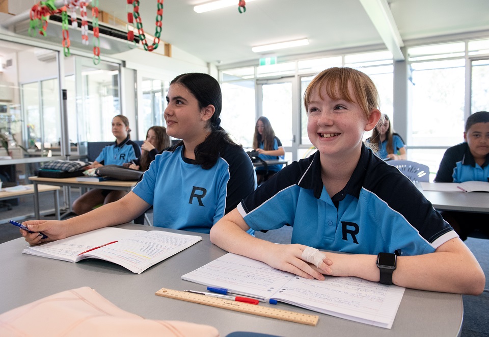 ON TRACK SPORTWEAR ROWVILLE SEC COLLEGE